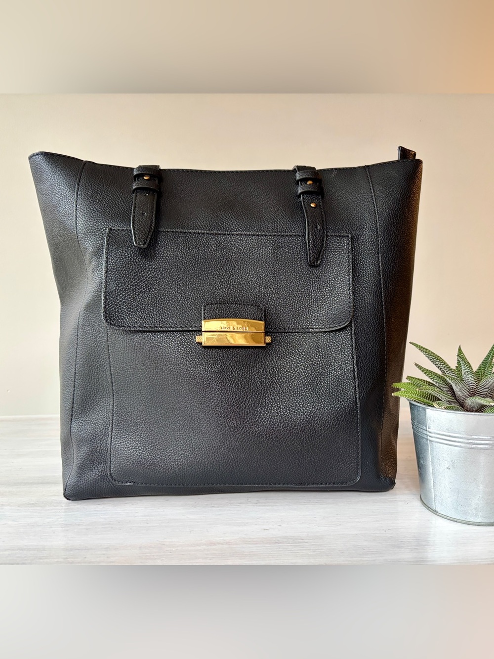 NWT Love & Lore Black Vegan Leather Women’s Tote with Gold Clasp. NEW ❤️